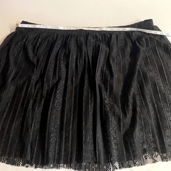 Size 22 ASOS Black Lace Bodycon Mini skirt.Fully lined in Excellent condition. - Picture 3 of 7